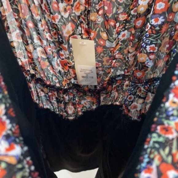 Mi Ami Women Tyler Floral Sheer Smocked Blouse Pluz Size 2X - Picture 9 of 14